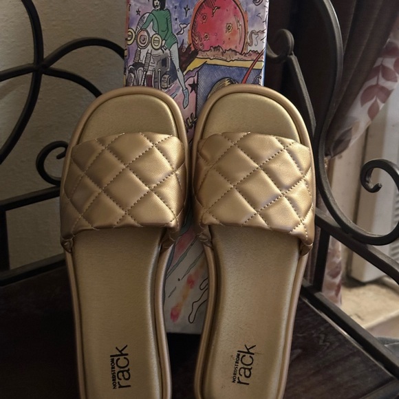 Gold saddles brand new from Nordstrom rack - Picture 2 of 2